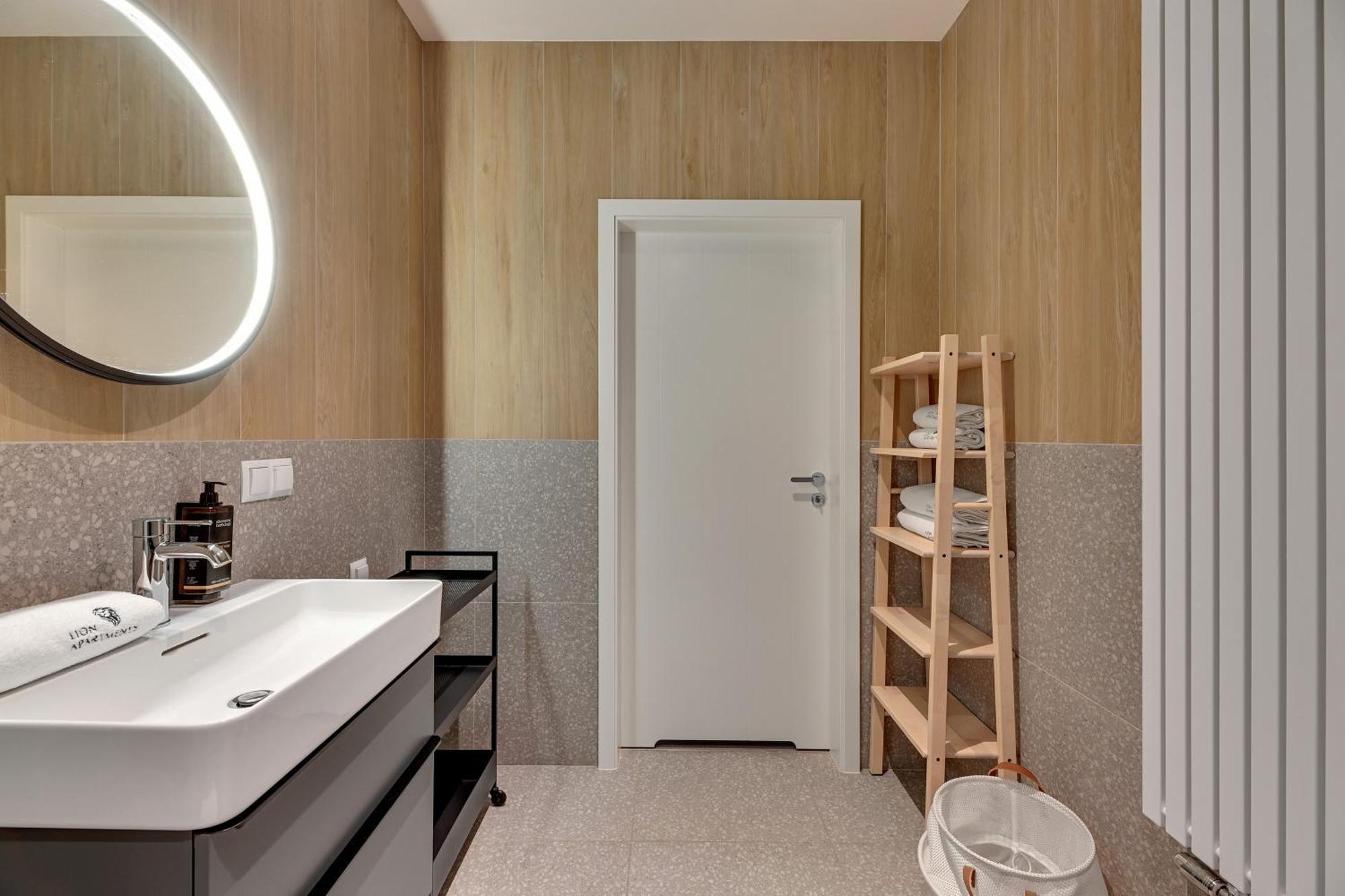 Scala City Center Apartments With Parking By Lion Apartments Gdansk Ngoại thất bức ảnh