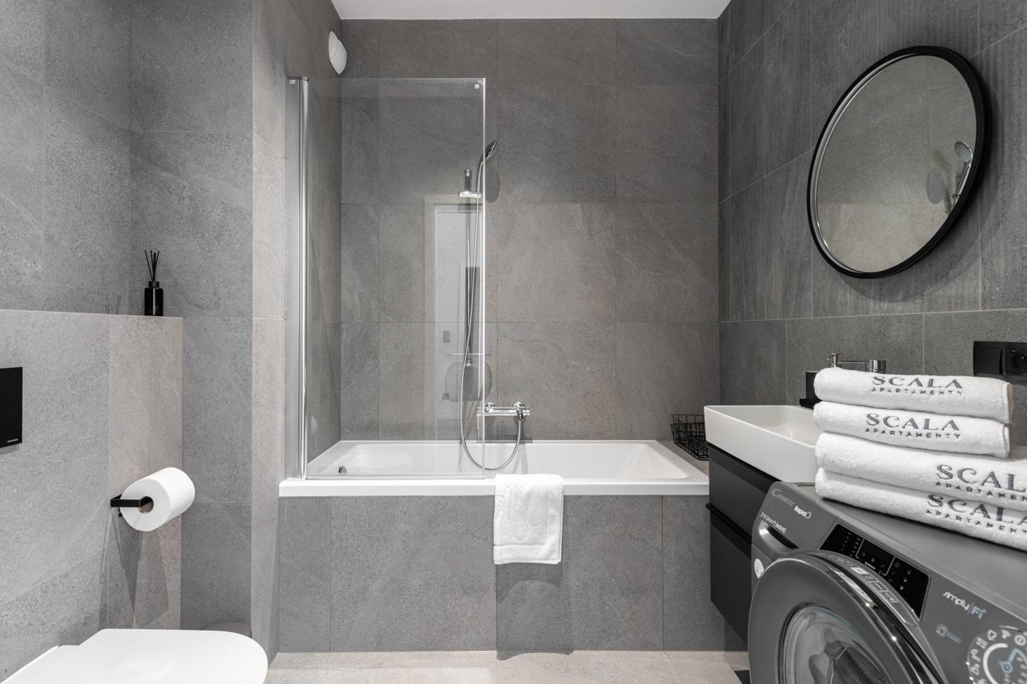 Scala City Center Apartments With Parking By Lion Apartments Gdansk Ngoại thất bức ảnh